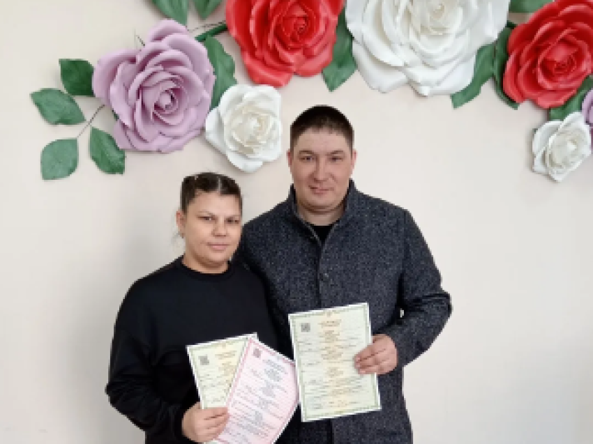 Первую двойню зарегистрировали сотрудники Департамента ЗАГС в Сретенске